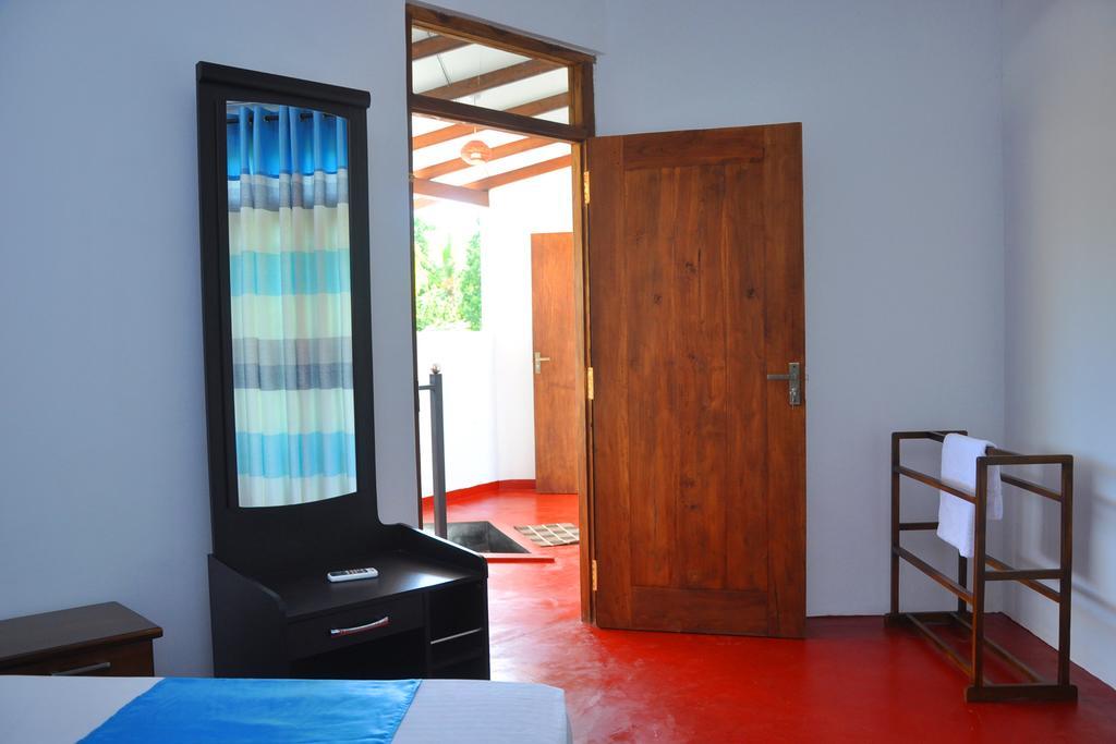Hotel Coconut Garden House Udawalawe Esterno foto