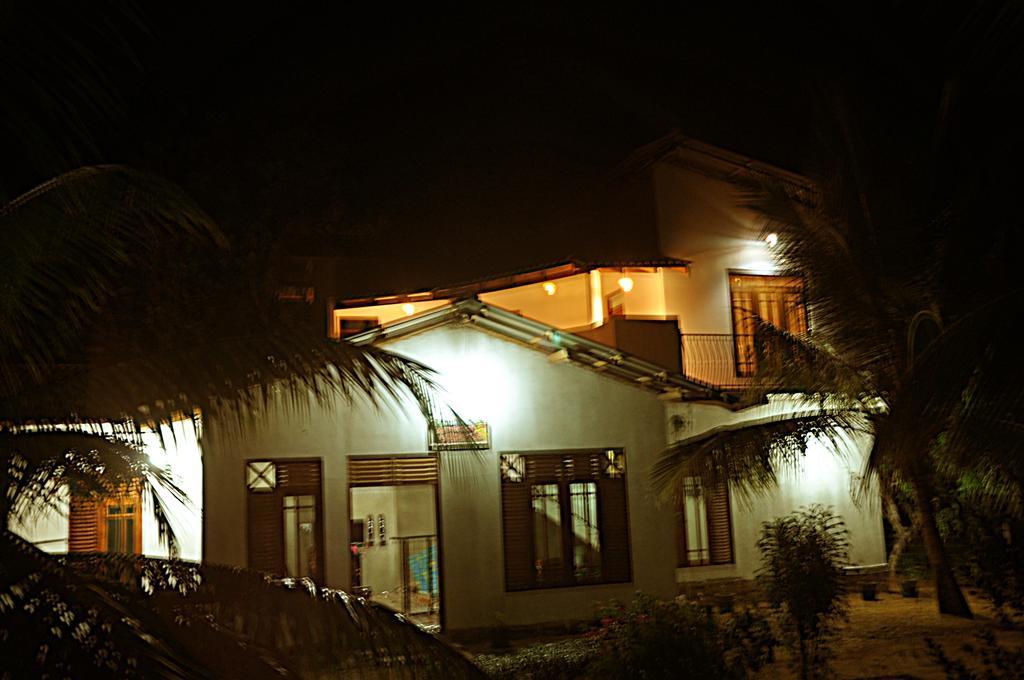 Hotel Coconut Garden House Udawalawe Esterno foto