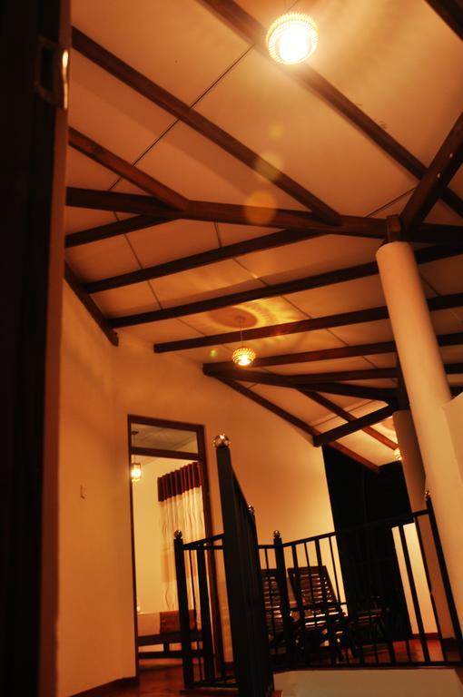 Hotel Coconut Garden House Udawalawe Esterno foto