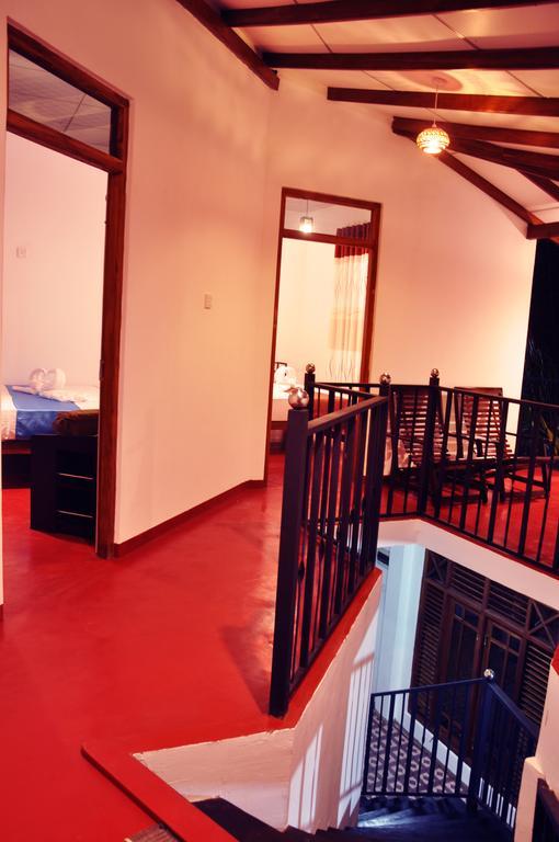 Hotel Coconut Garden House Udawalawe Esterno foto