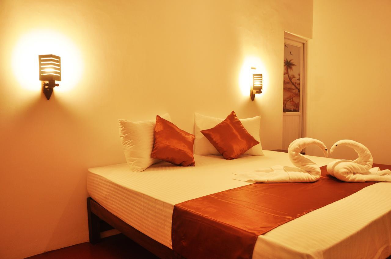 Hotel Coconut Garden House Udawalawe Esterno foto